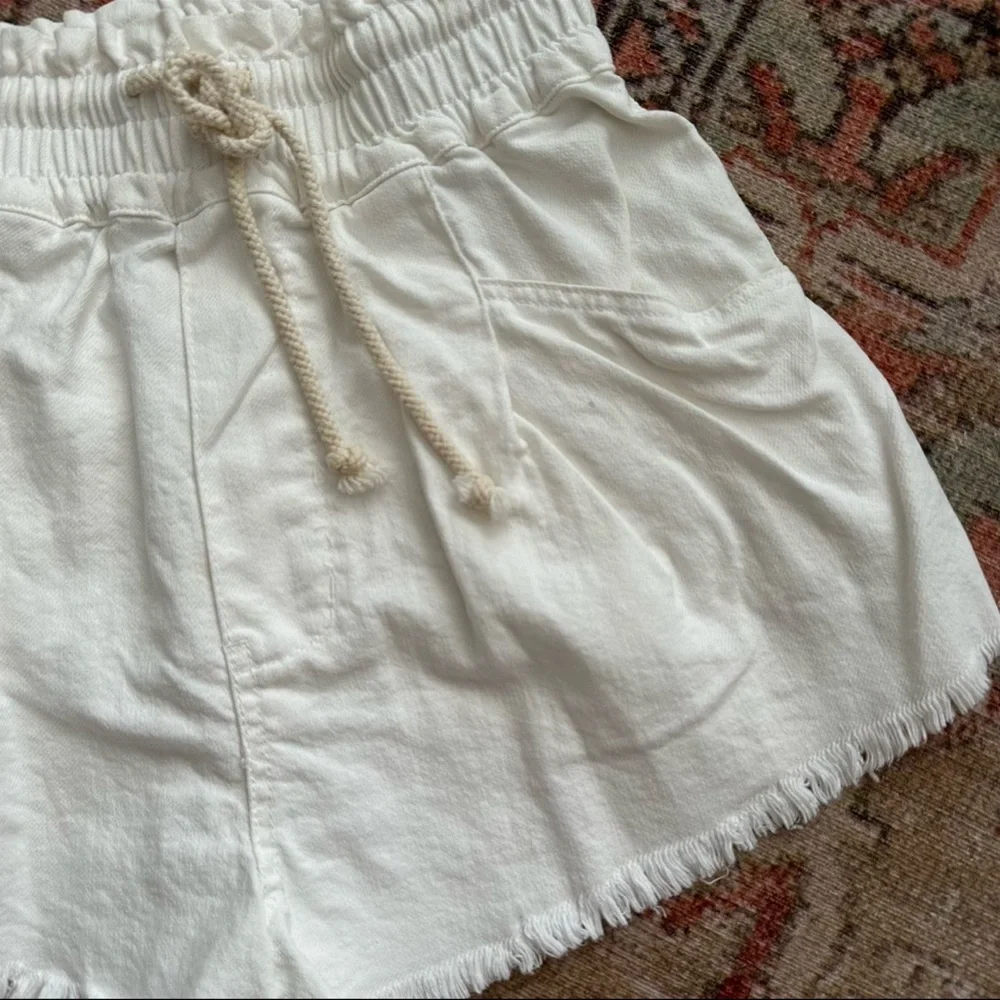 White denim Shorts high waisted S mustard seed high waisted drawstring - Picture 2 of 5